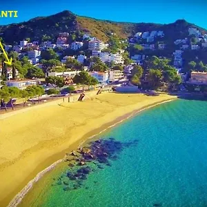 El Berganti En Canyelles Petites , Roses Spanien
